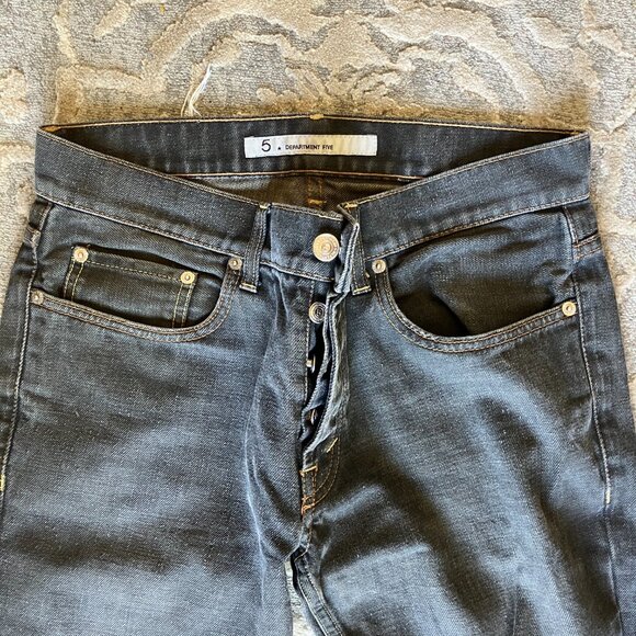 DEPARTMENT FIVE - Picture 4 of 4